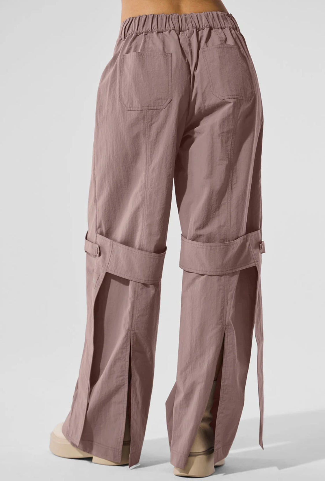 Alo Yoga High-Waist Voyager Trouser Limited Mushroom pantolon