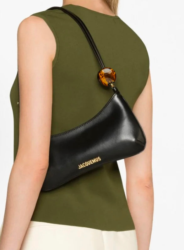 JACQUEMUS
Le Bisou Perle