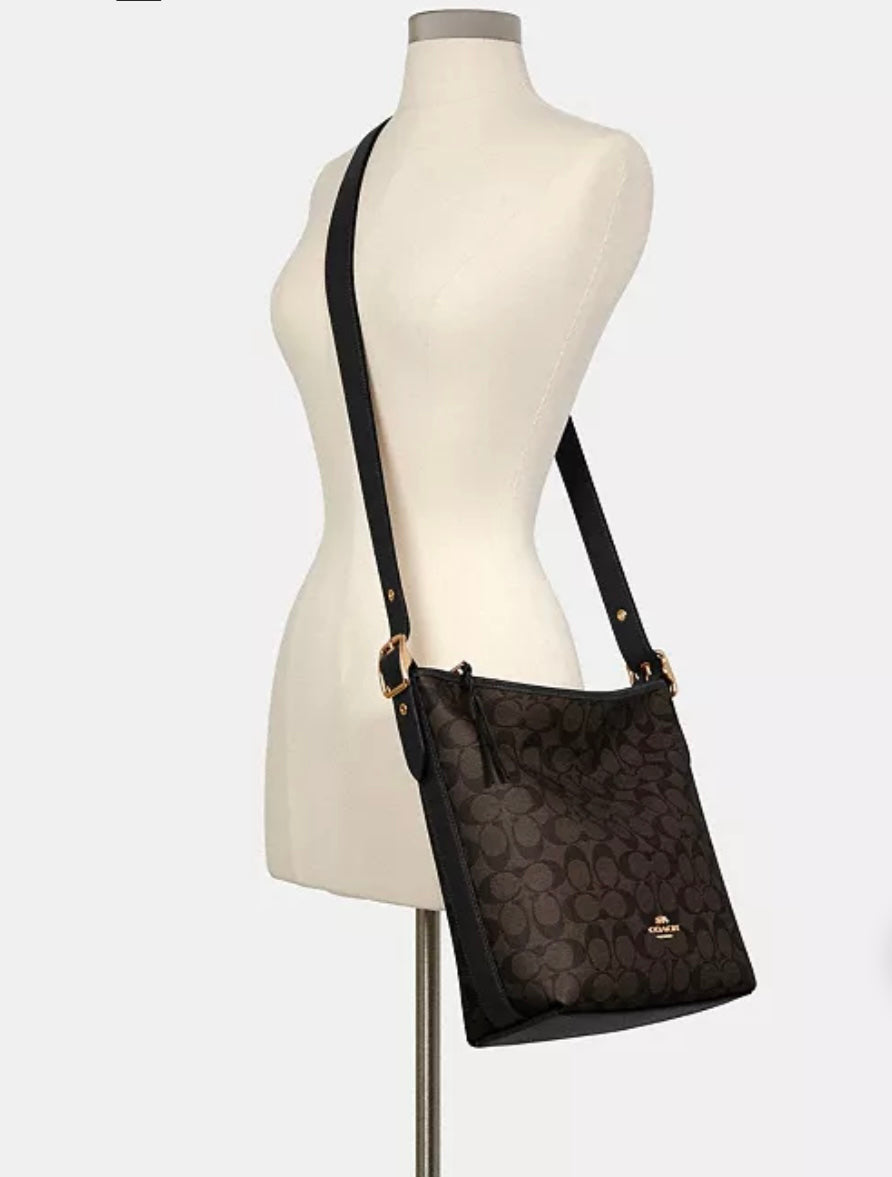 Val Duffle Bag In Signature Canvas