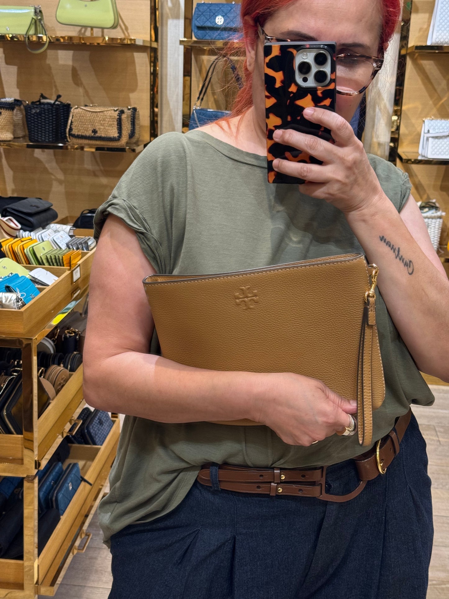 Thea Clutch