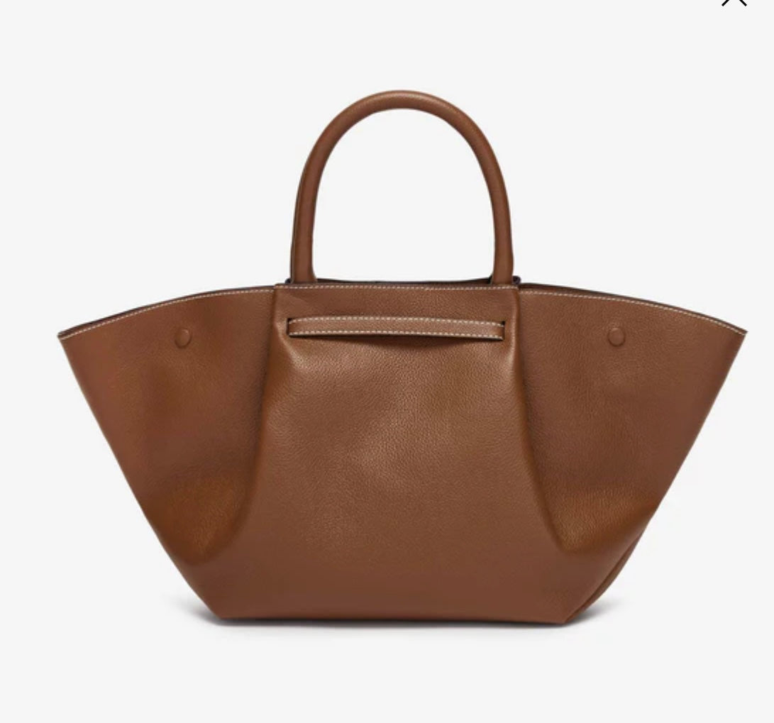 The Midi New York
Tan Small Grain Ecru Stitching