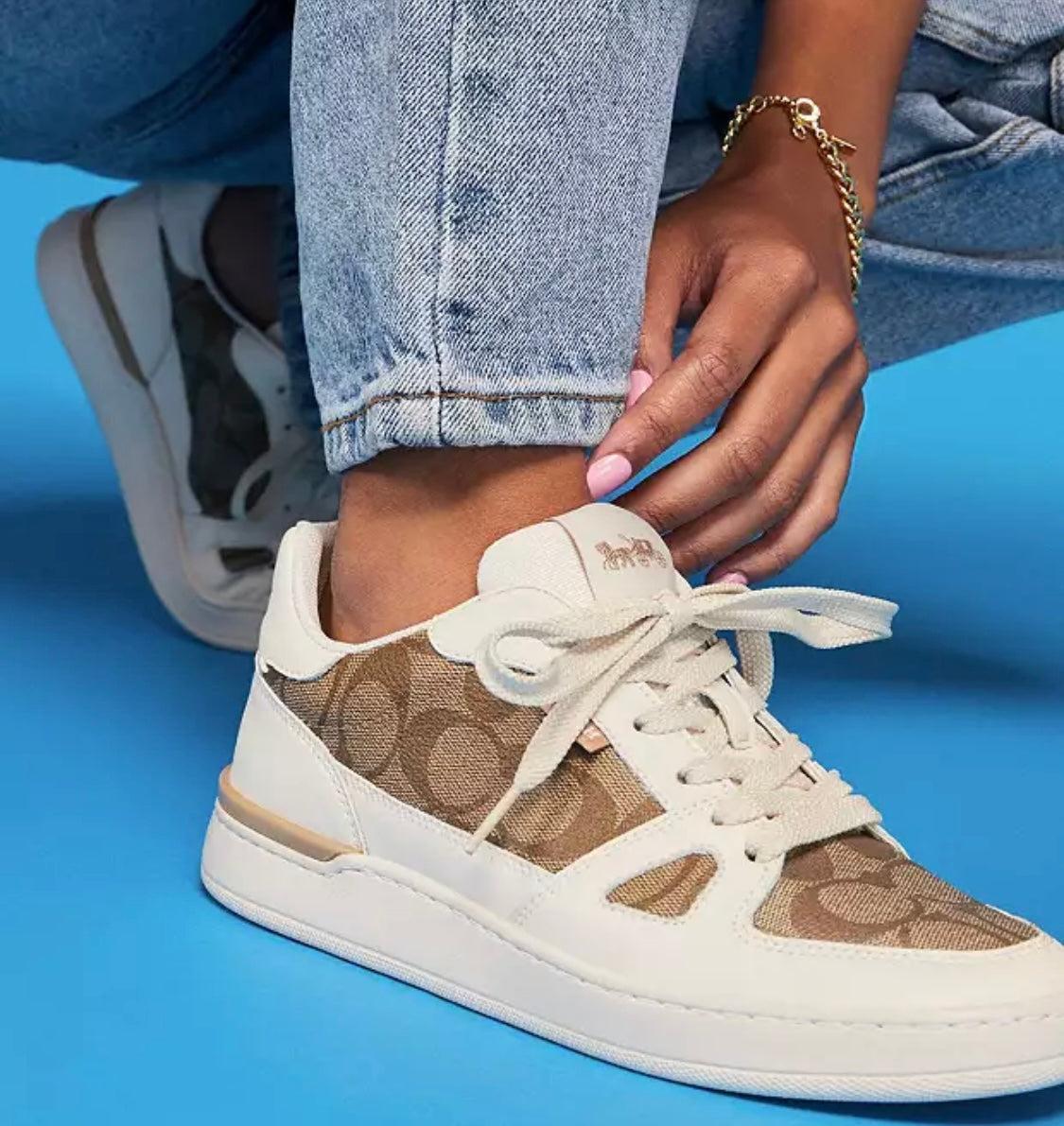 Clip Court Low Top Sneaker In Signature Canvas Khaki/Chalk