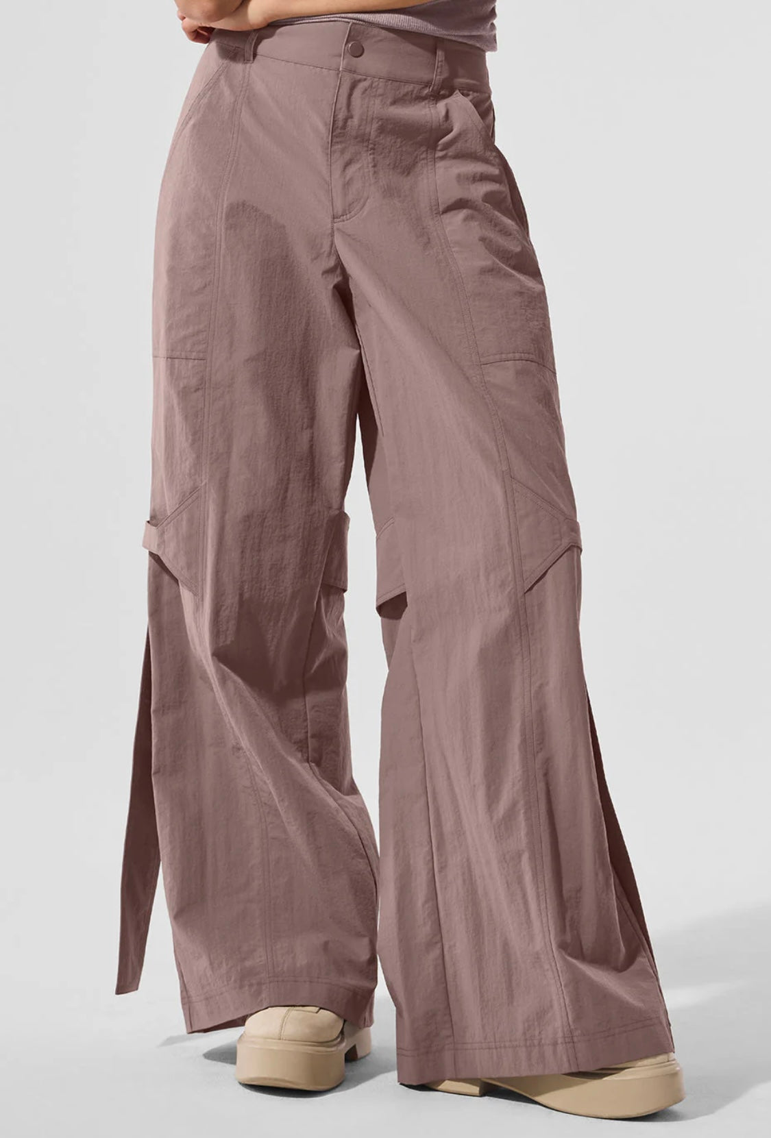 Alo Yoga High-Waist Voyager Trouser Limited Mushroom pantolon