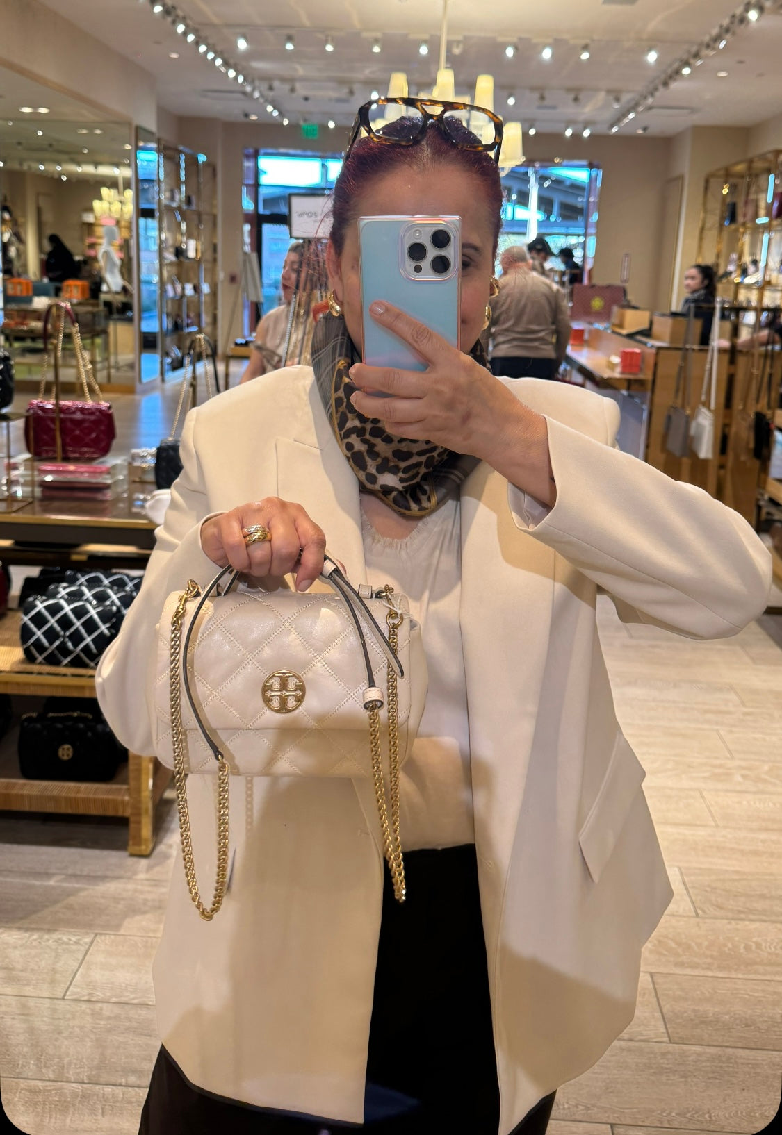 Willa top handle