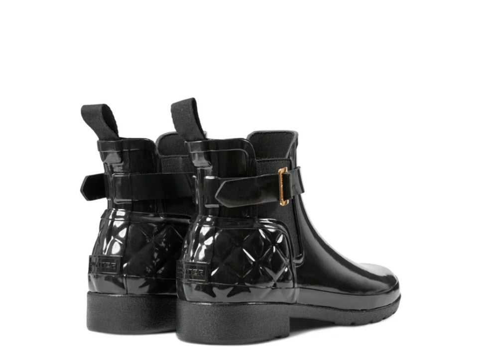 Women's Quilted Gloss Refined Slim Fit Chelsea Boots