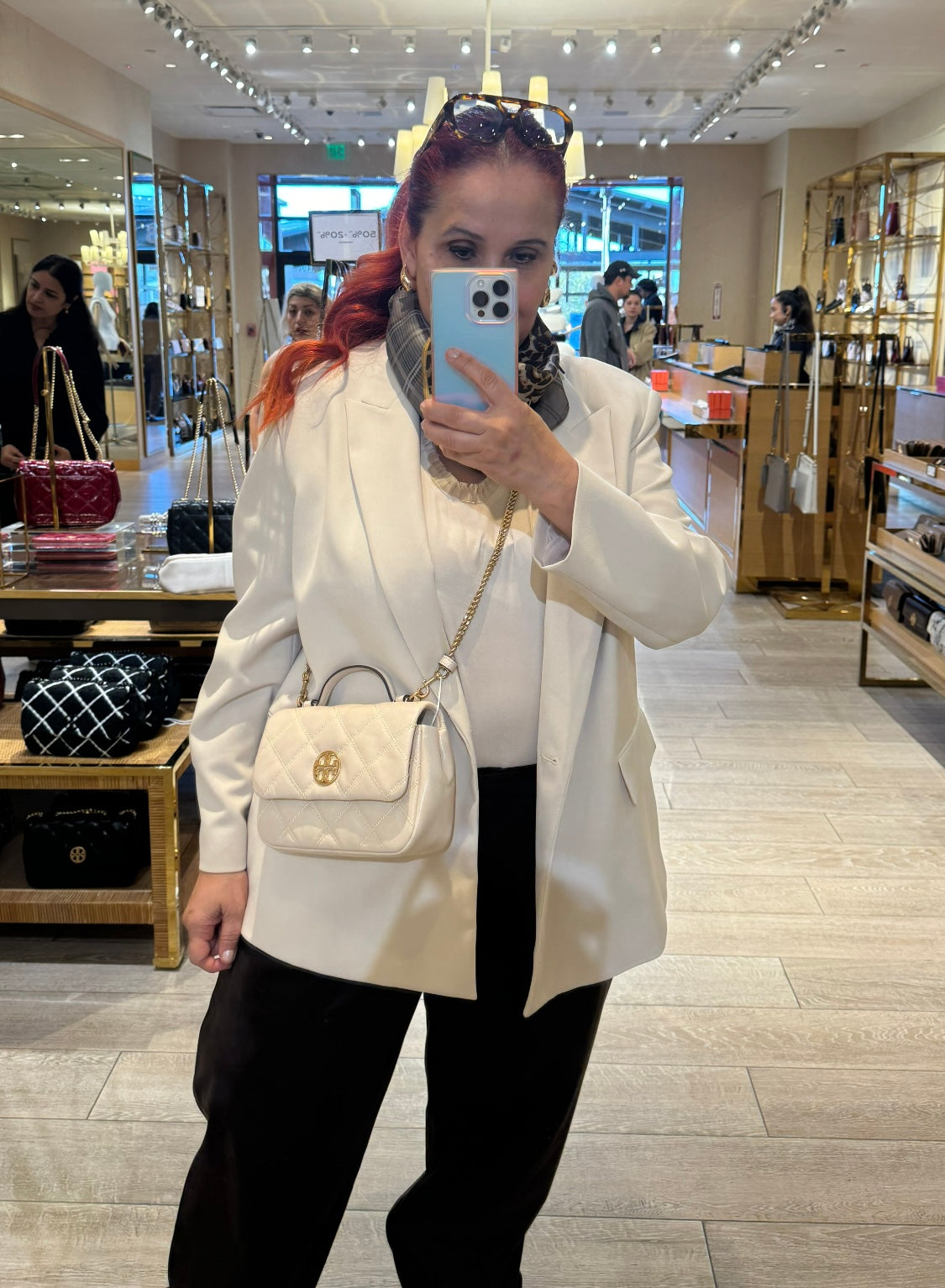 Willa top handle