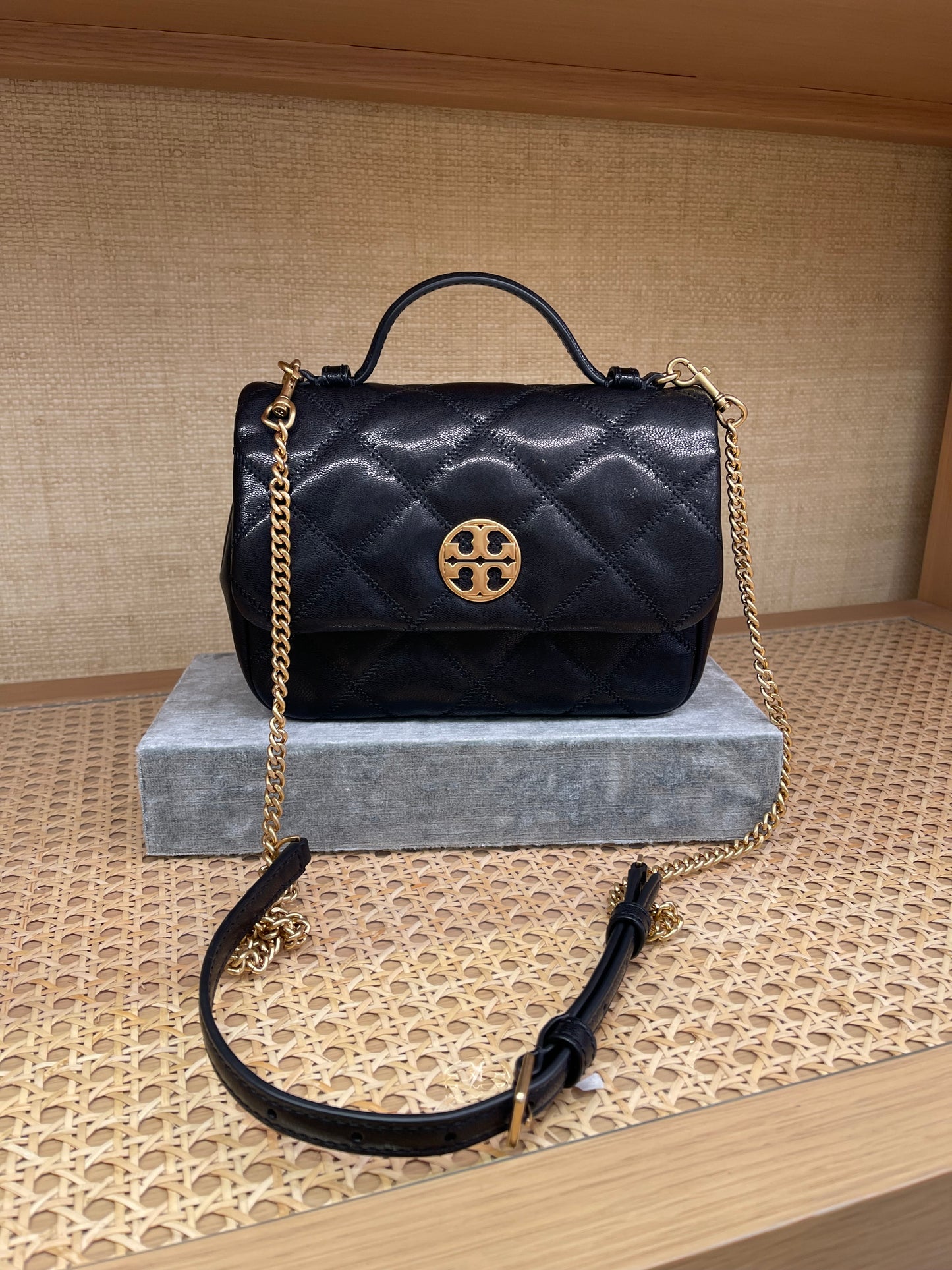 Tory Burch Willa Top Handle renkler için➡️
