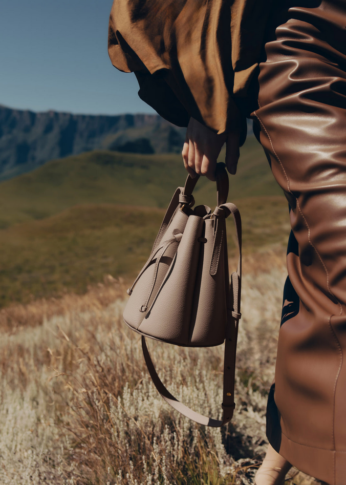Numéro Huit Mini Edition Textured Taupe