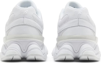 9060 Triple White