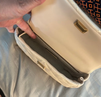 Willa top handle