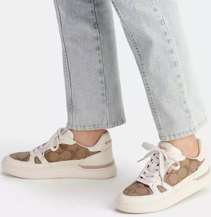 Clip Court Low Top Sneaker In Signature Canvas Khaki/Chalk