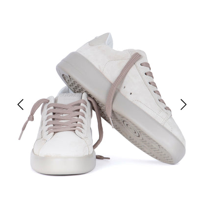GOLDEN GOOSE
PURE STAR WITH LEATHER HEEL