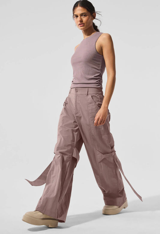 Alo Yoga High-Waist Voyager Trouser Limited Mushroom pantolon