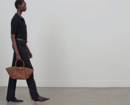 The Midi New York
Tan Small Grain Ecru Stitching