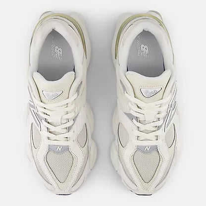 9060 Sea Salt Moonbeam